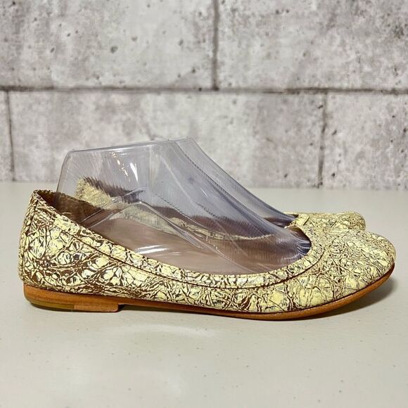 𝅺frye Carson Ballet Cracked Metallic Round Toe Leather Shoes - Picture 2 of 10